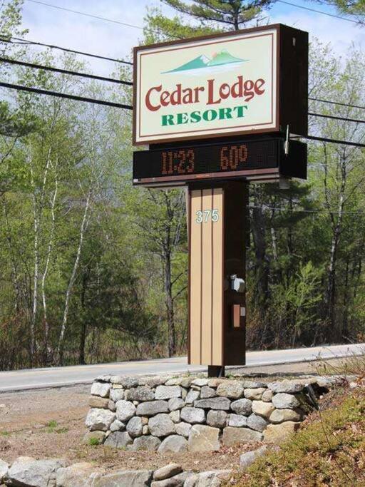 Cute Lower Level Cedar Lodge Room With Balcony & Lake Views! Laconia Exterior photo